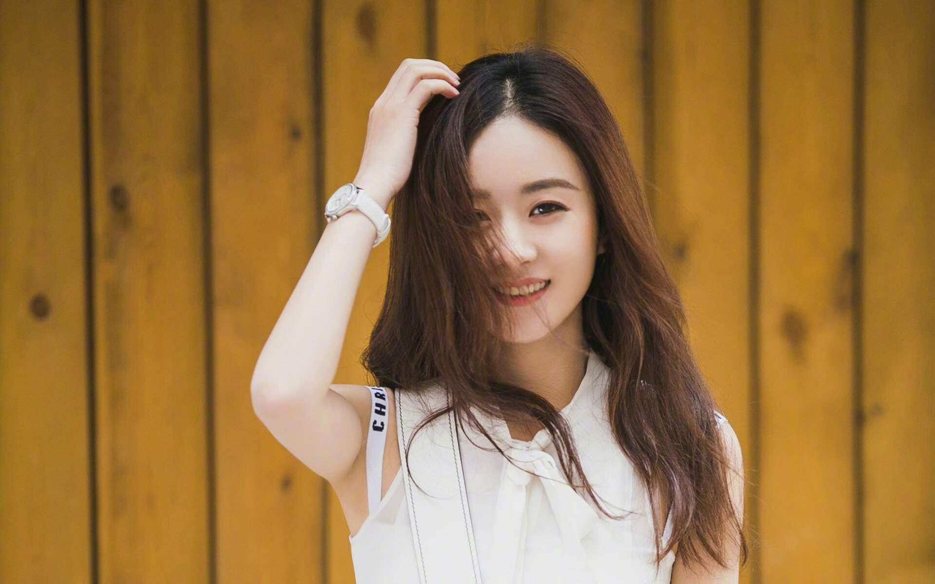 尼尔·巴特尔凭借经验与球场视野，帮助袋鼠队稳固后防，尼尔巴雷特衣服