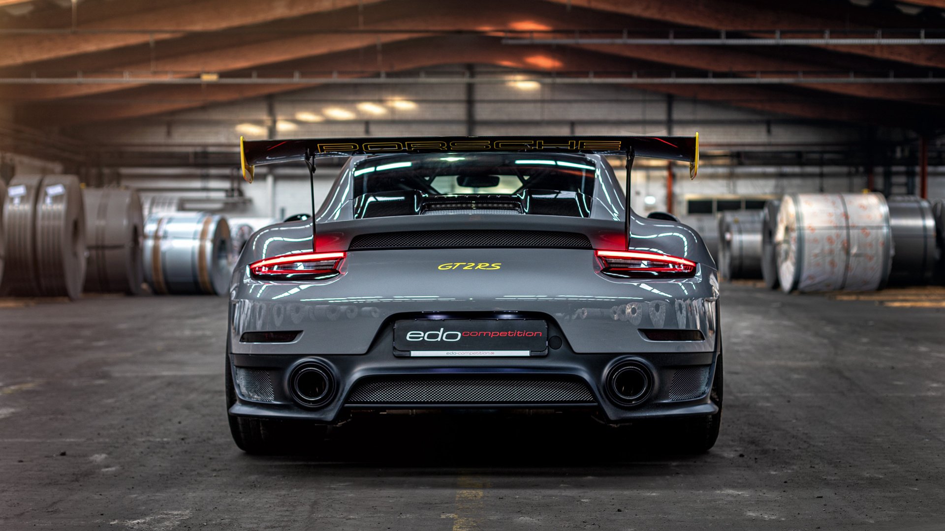 未来足球:智能球鞋、VR比赛盖铁,科技改变体育体验,超智能足球模型